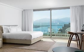 Akoya Hotel